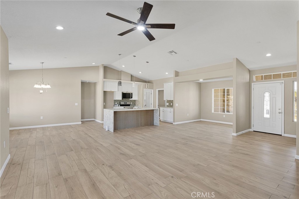 Hesperia, California, 92345, United States, 4 Bedrooms Bedrooms, ,3 BathroomsBathrooms,Residential,For Sale,1989445