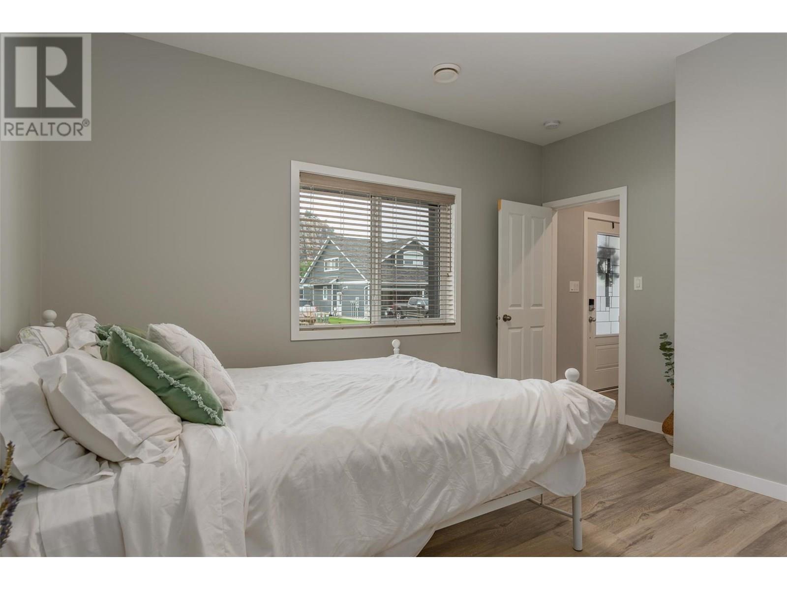 CASTLEGAR, British Columbia, V1N 4X9, CA, 5 Bedrooms Bedrooms, ,2 BathroomsBathrooms,Residential,For Sale,1913698