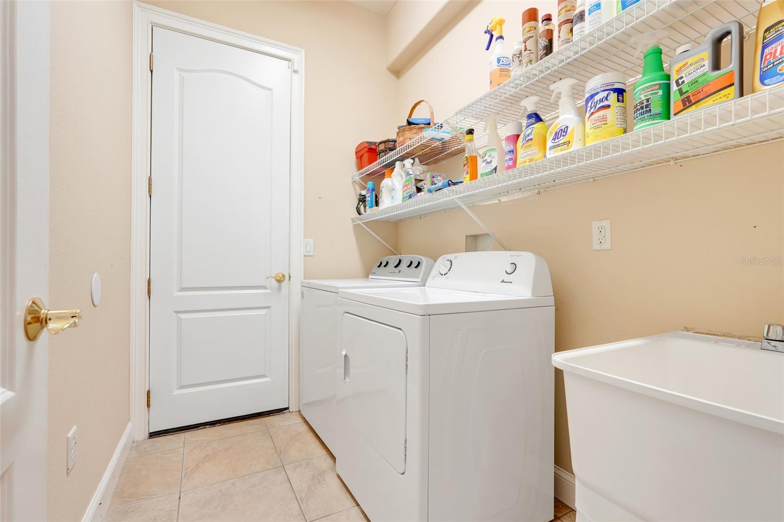 MINNEOLA, Florida, 34715, United States, 4 Bedrooms Bedrooms, ,4 BathroomsBathrooms,Residential,For Sale,1933322
