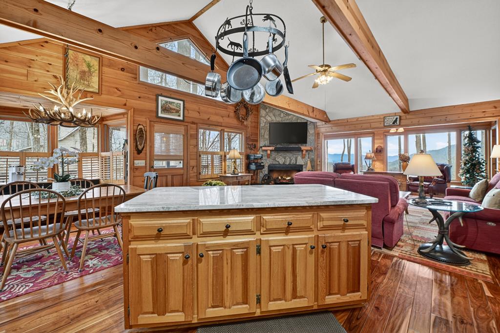 Ellijay, Georgia, 30536, United States, 4 Bedrooms Bedrooms, ,3 BathroomsBathrooms,Residential,For Sale,2003227