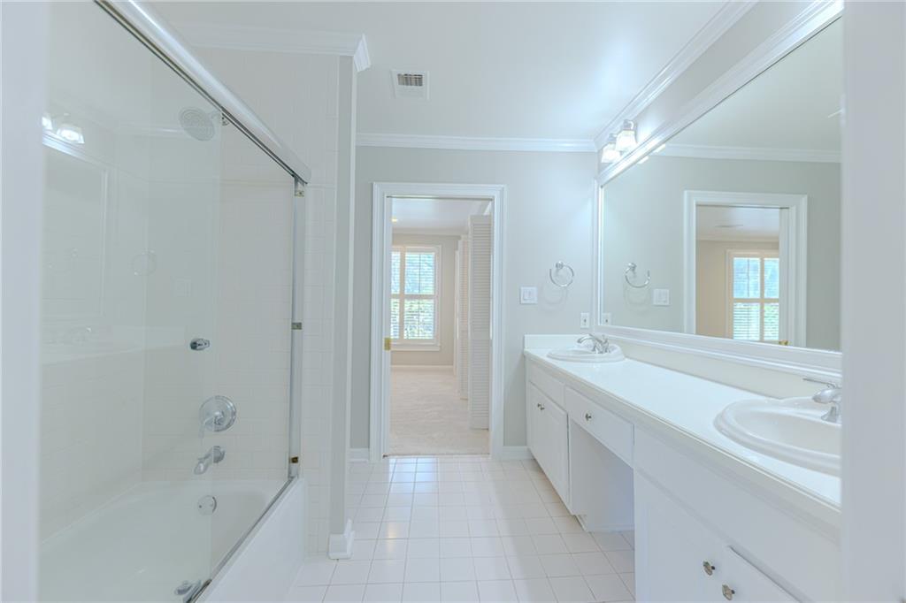 Atlanta, Georgia, 30350, United States, 5 Bedrooms Bedrooms, ,5 BathroomsBathrooms,Residential,For Sale,1987356