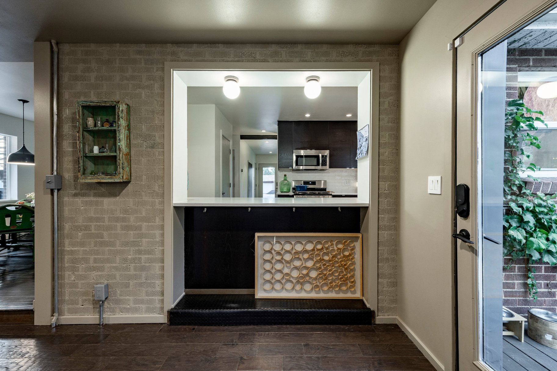  Spacious Millcreek Bungalow with Expansive Backyard & 2-Car Garage - 物件實景