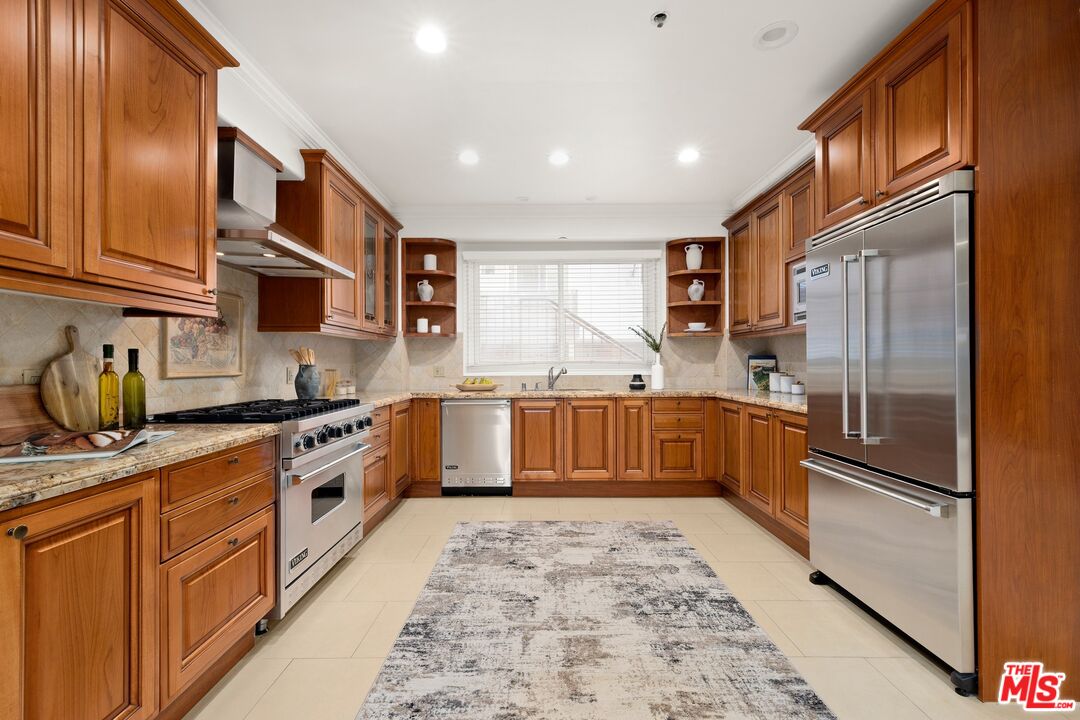 Los Angeles, California, 90049, United States, 2 Bedrooms Bedrooms, ,2 BathroomsBathrooms,Residential,For Sale,2002212