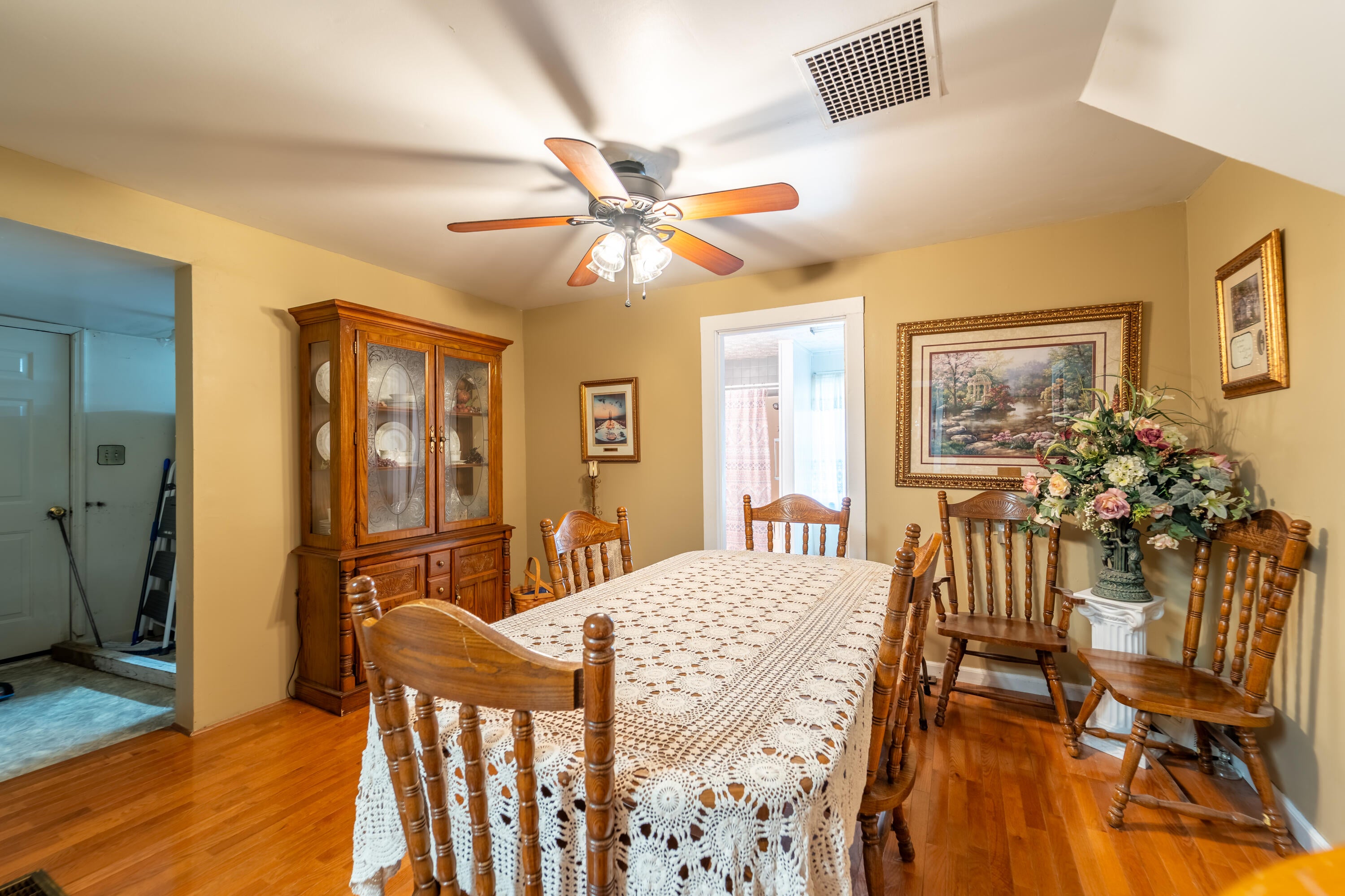 McKee, Kentucky, 40447, United States, 4 Bedrooms Bedrooms, ,2 BathroomsBathrooms,Residential,For Sale,1981490