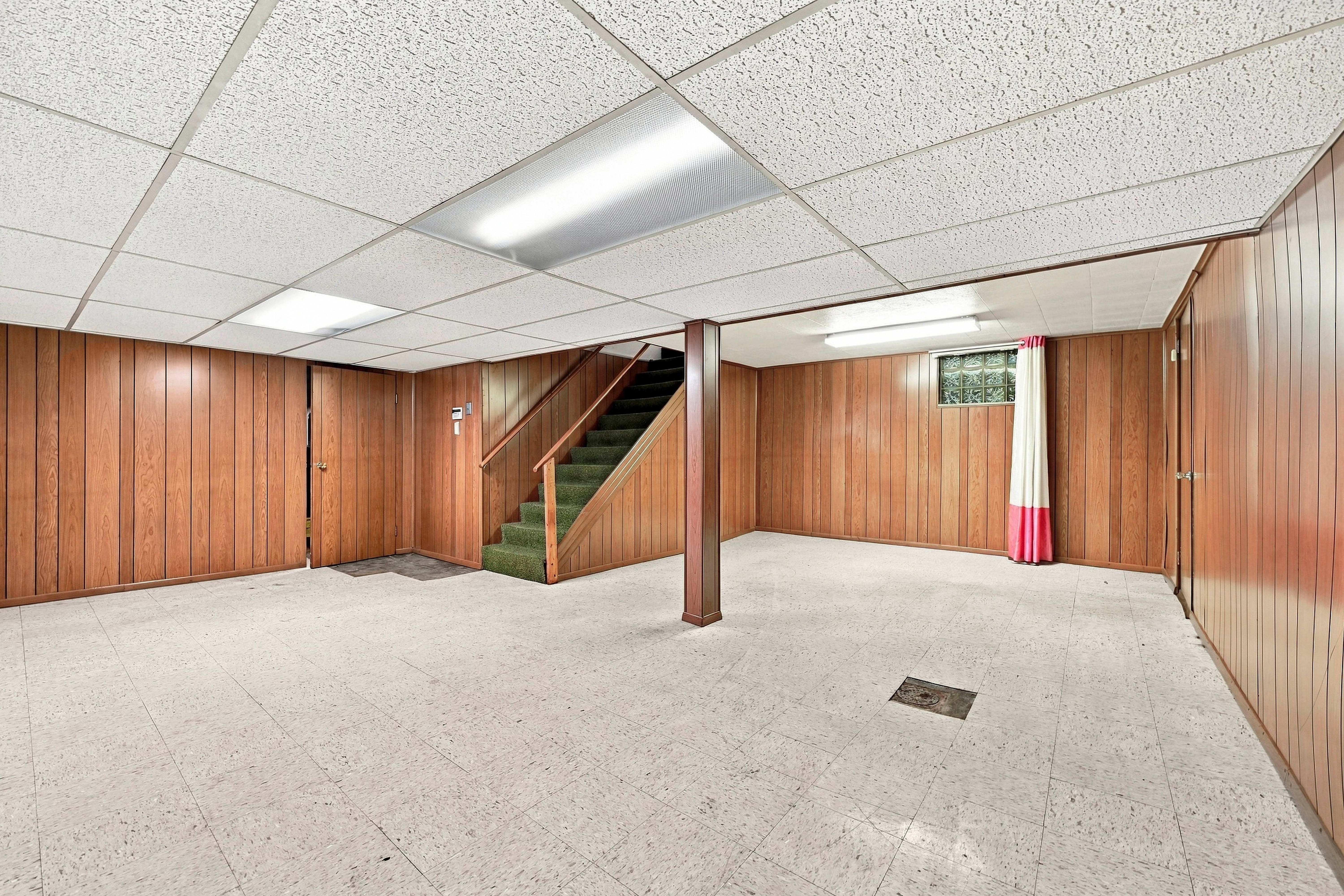  16 South Rolling Hills Avenue, Irwin, PA 15642 - 物件實景