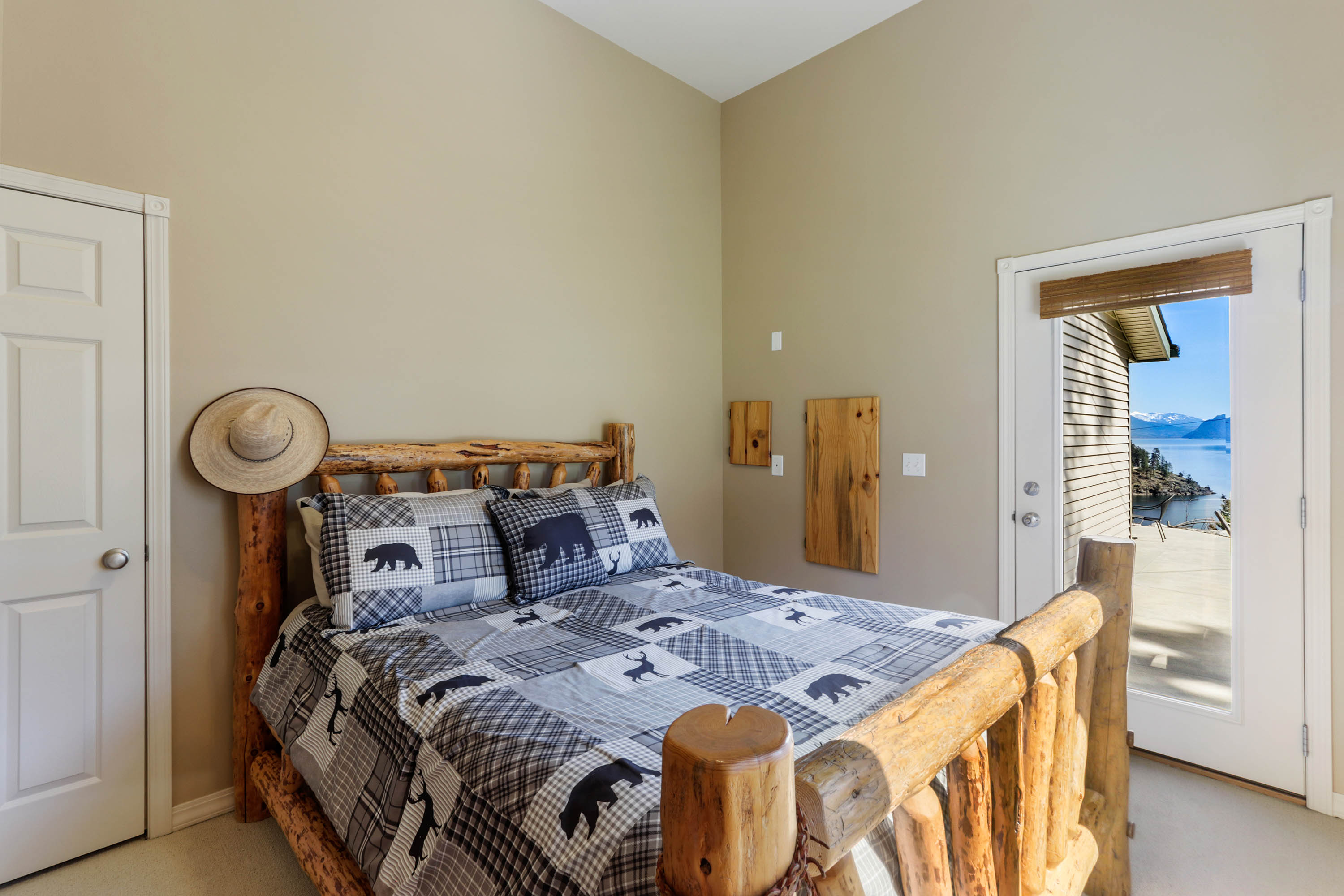 Sagle, Idaho, 83860, United States, 3 Bedrooms Bedrooms, ,2 BathroomsBathrooms,Residential,For Sale,1764165