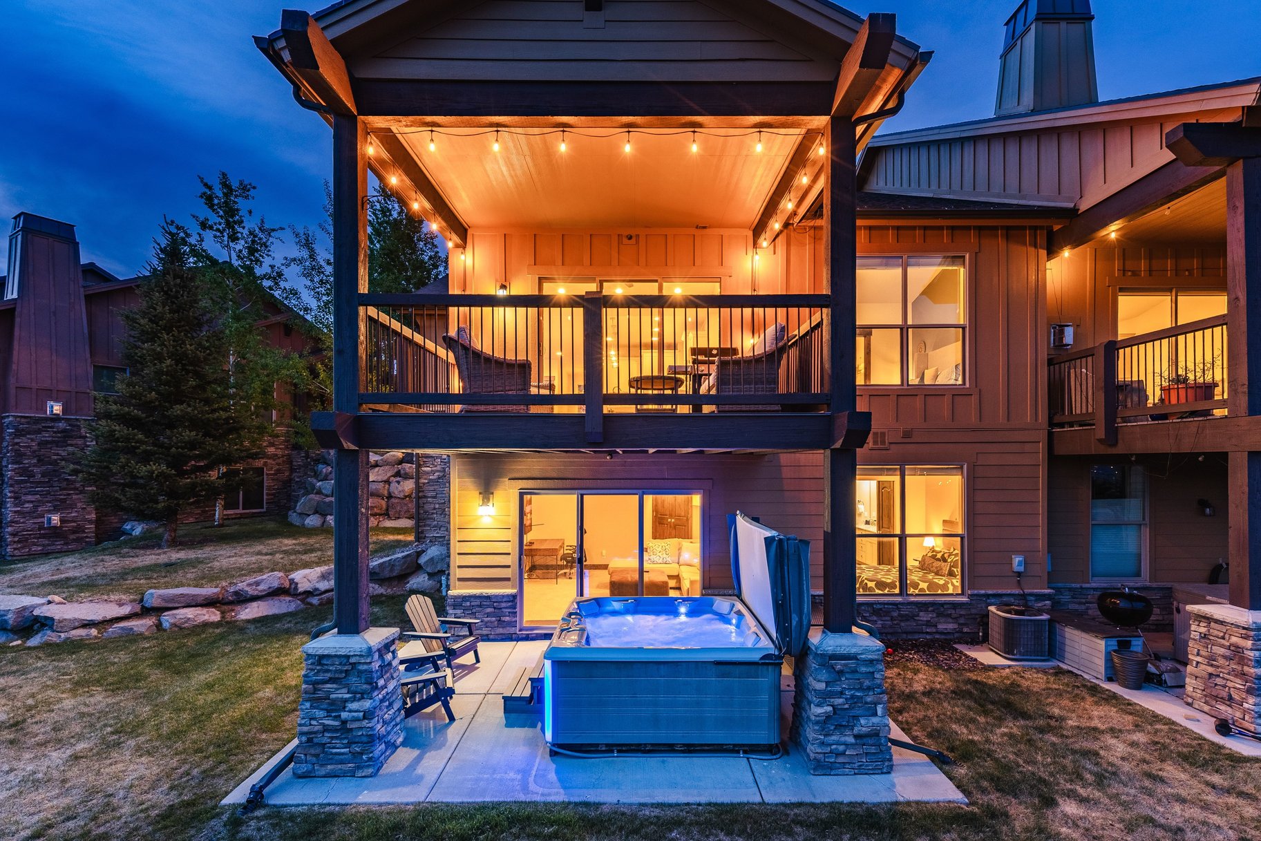  Stunning End-Unit Townhome With Loads of Natural Light - 物件實景