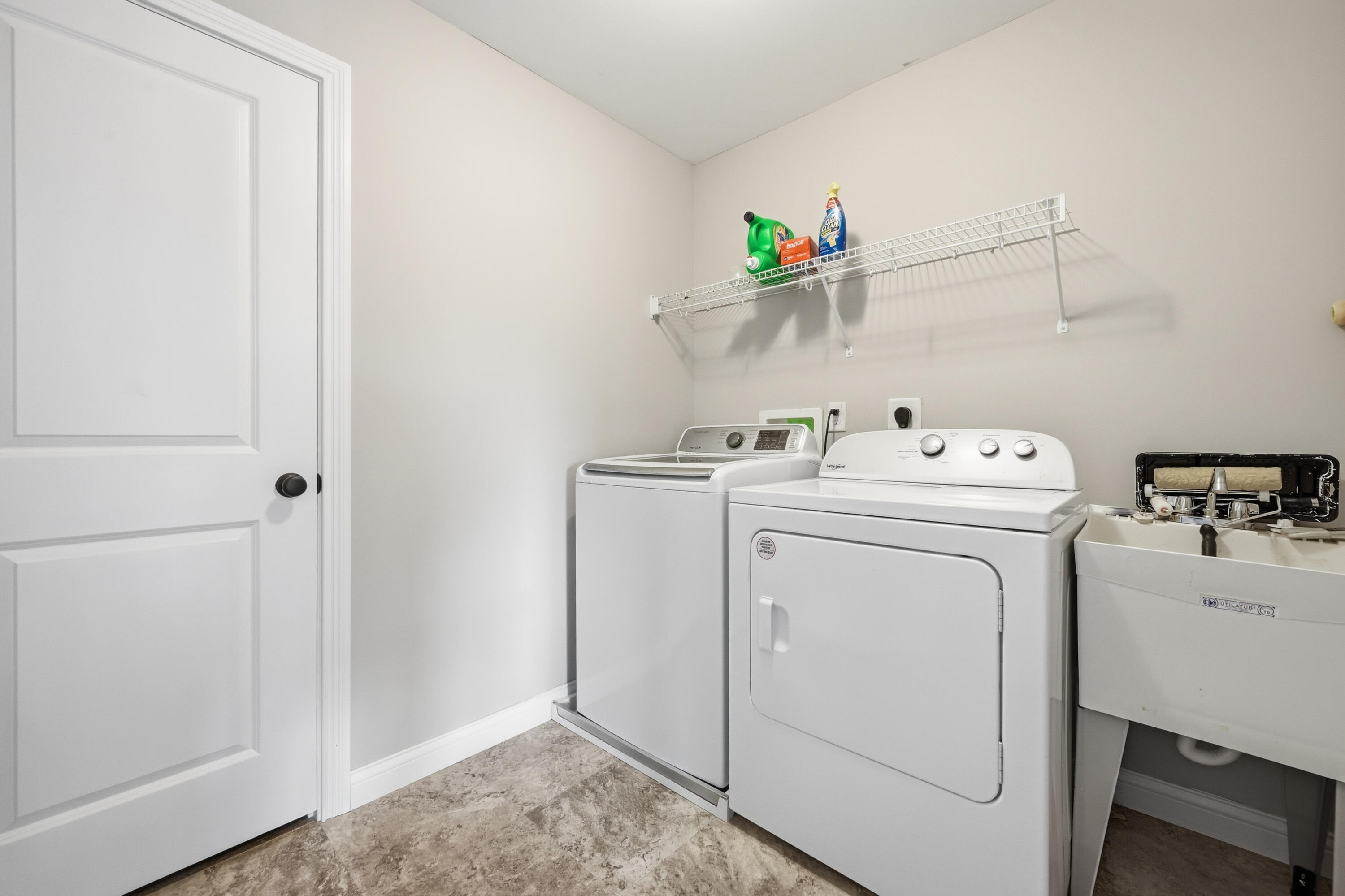 Alexandria, Kentucky, 41001, United States, 4 Bedrooms Bedrooms, ,4 BathroomsBathrooms,Residential,For Sale,1970891