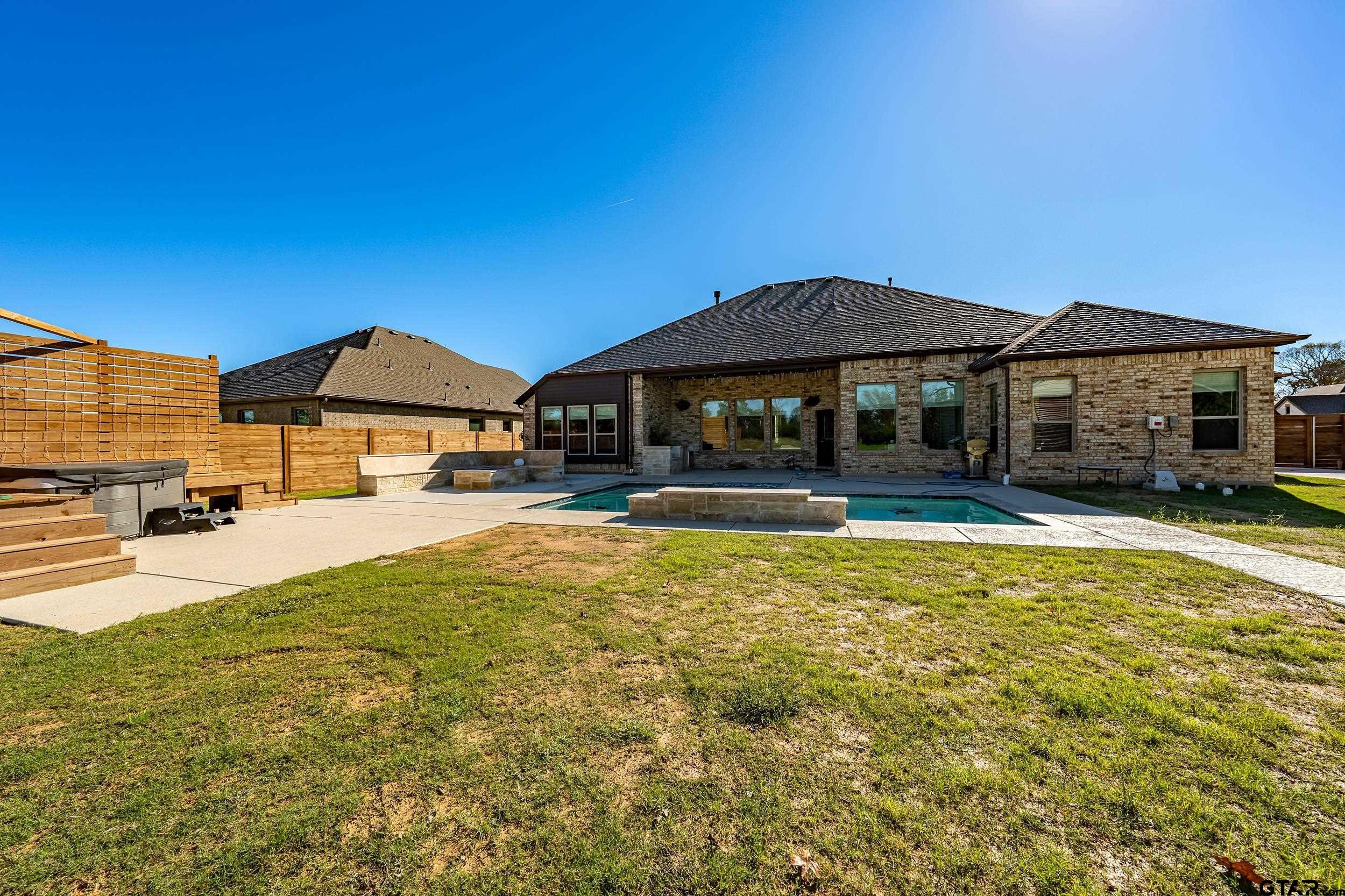 Canton, Texas, 75103, United States, 4 Bedrooms Bedrooms, ,4 BathroomsBathrooms,Residential,For Sale,1999684