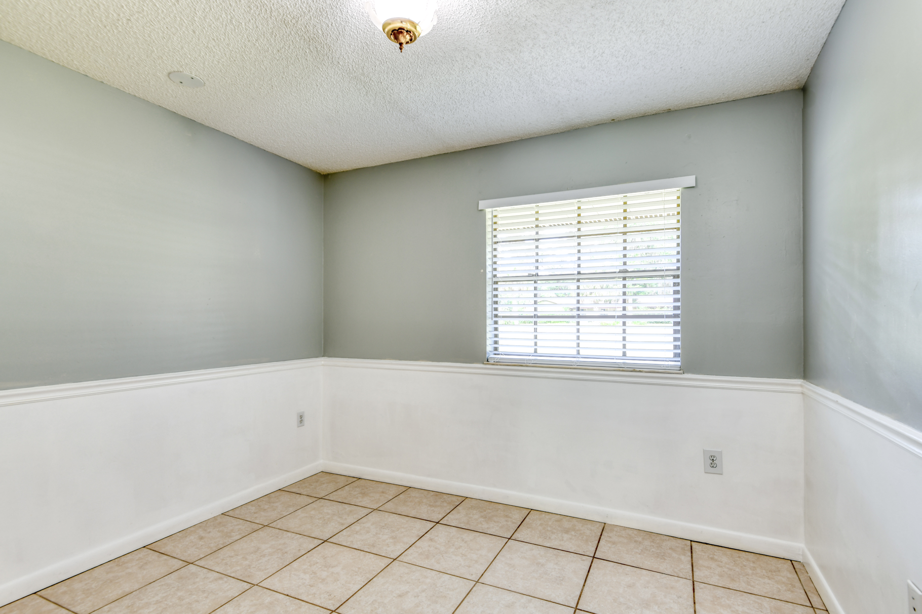 Palatka, Florida, 32177, United States, 4 Bedrooms Bedrooms, ,3 BathroomsBathrooms,Residential,For Sale,1865874