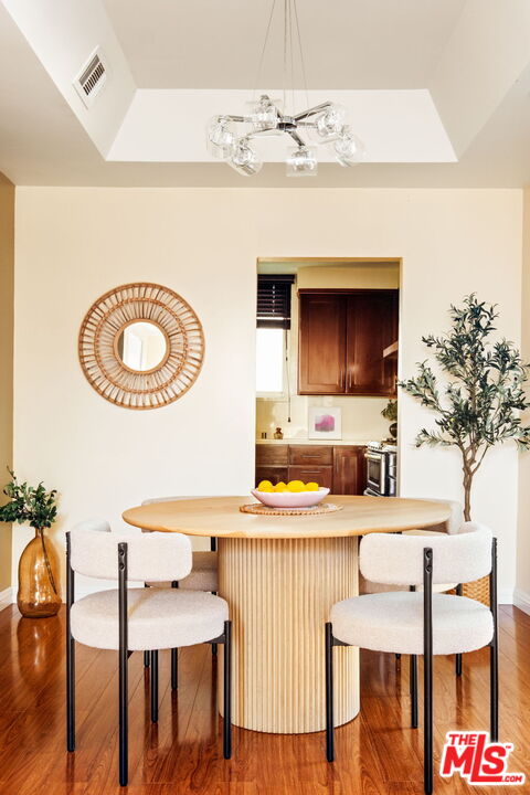 Los Angeles, California, 90034, United States, 2 Bedrooms Bedrooms, ,3 BathroomsBathrooms,Residential,For Sale,1991058