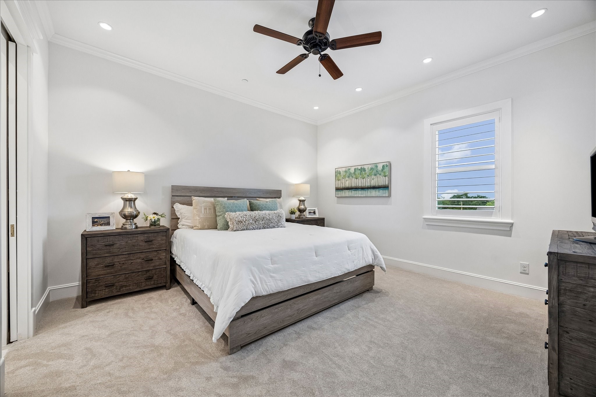  326 W 18th Street - 物件實景