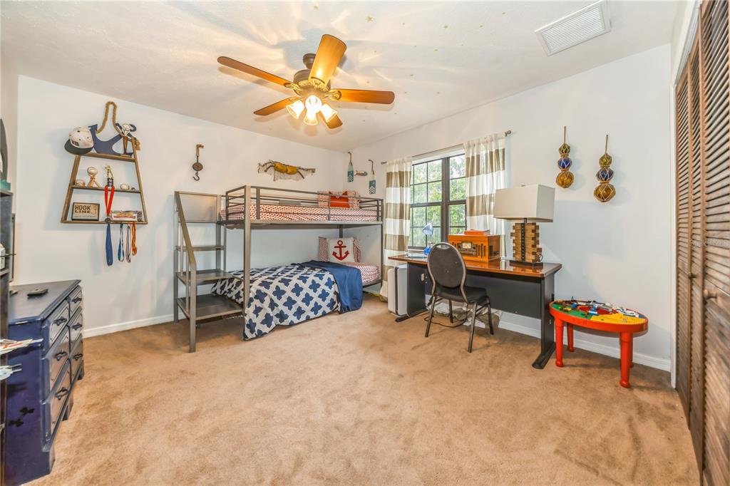 Dover, Florida, 33527, United States, 5 Bedrooms Bedrooms, ,3 BathroomsBathrooms,Residential,For Sale,1948421