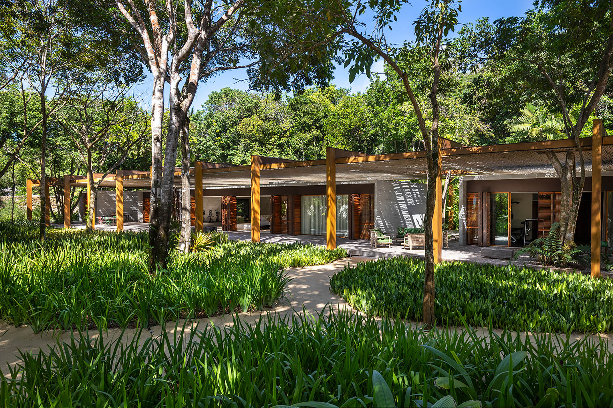  Seafront house by Marcio Kogan with seamless integration to the landscape - 物件實景