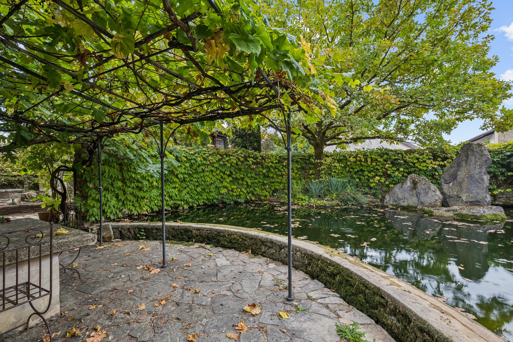  An exceptional village home in the heart of Sullens - 物件實景