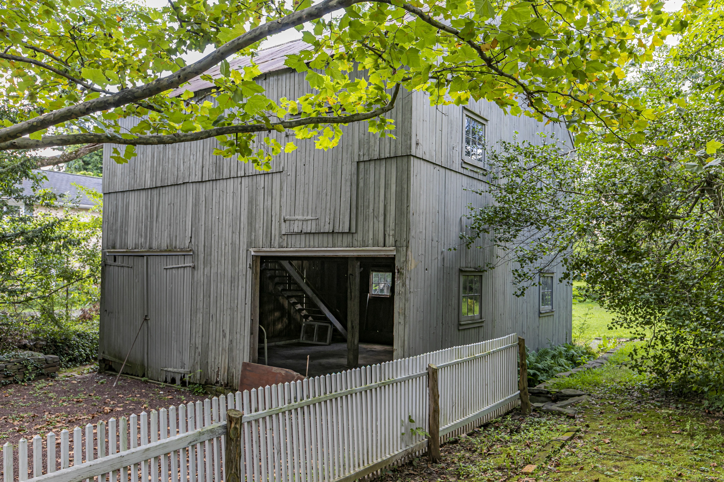  An Early American Treasure on a Lovely Lot with a Barn - 物件實景