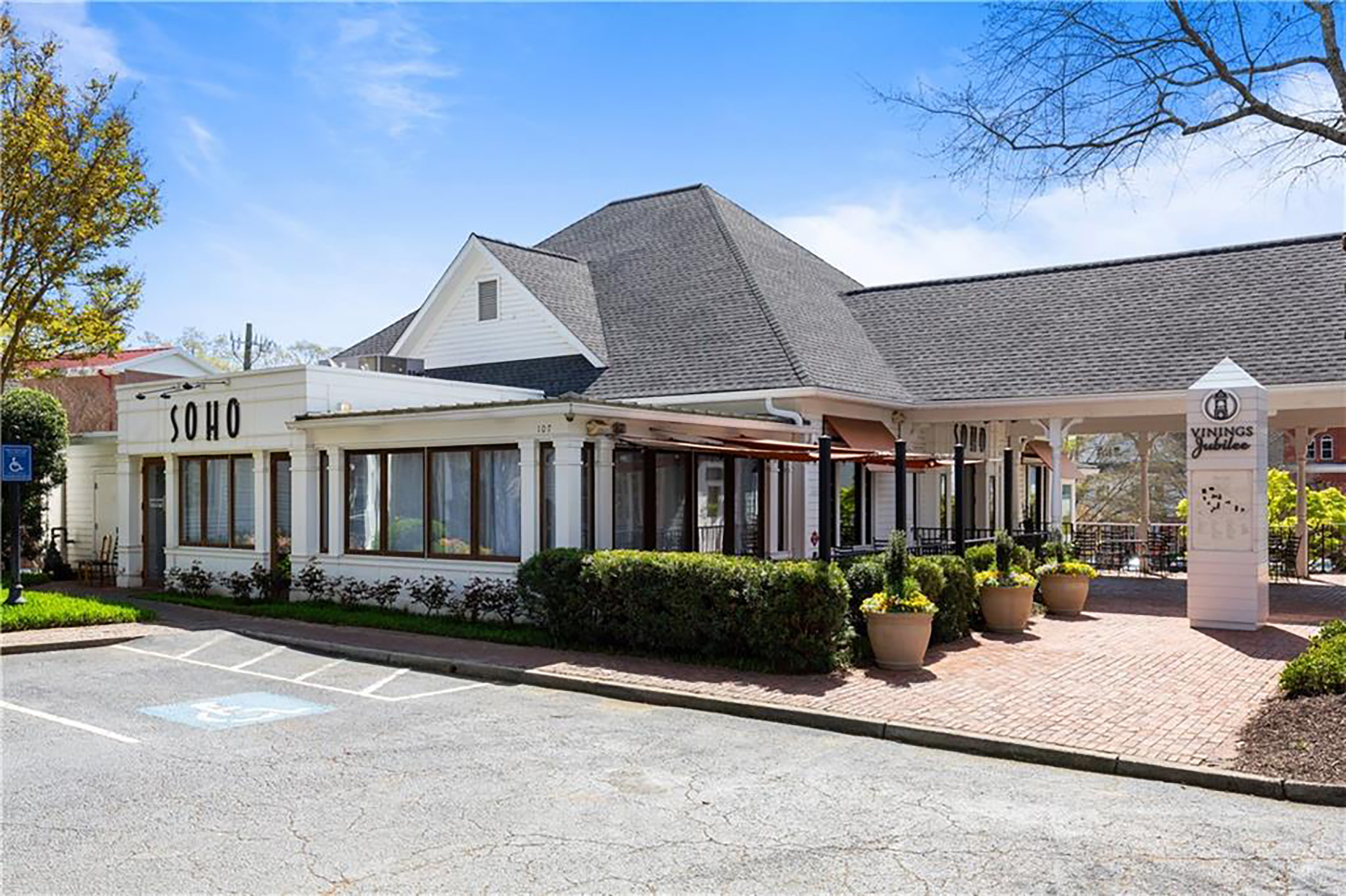  Located in the Gated Essex House Community in Historic Vinings - 物件實景