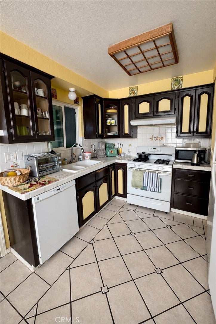 Arleta, California, 91331, United States, 3 Bedrooms Bedrooms, ,2 BathroomsBathrooms,Residential,For Sale,2013789