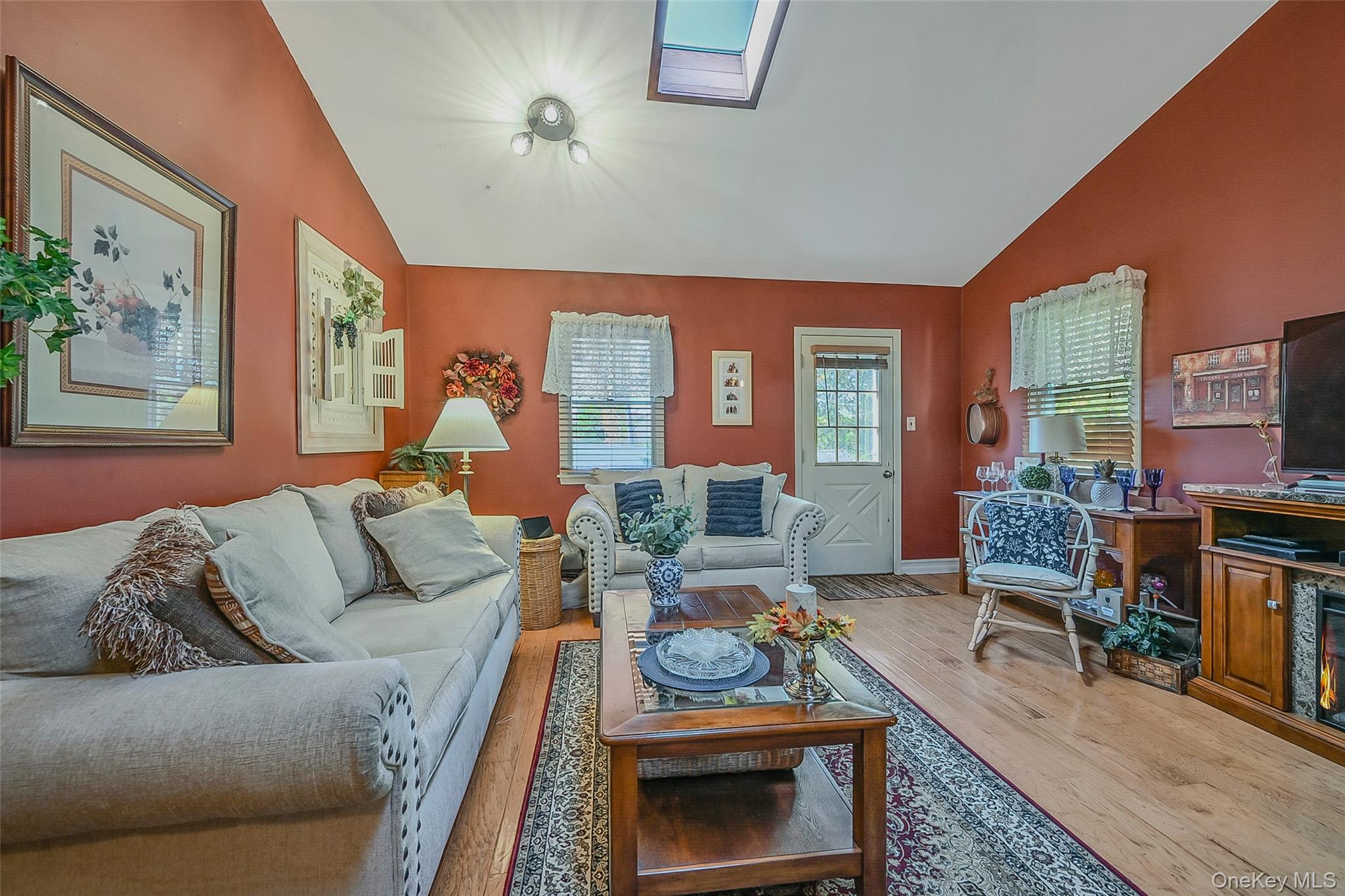 Selden, New York, 11784, United States, 3 Bedrooms Bedrooms, ,2 BathroomsBathrooms,Residential,For Sale,1988093