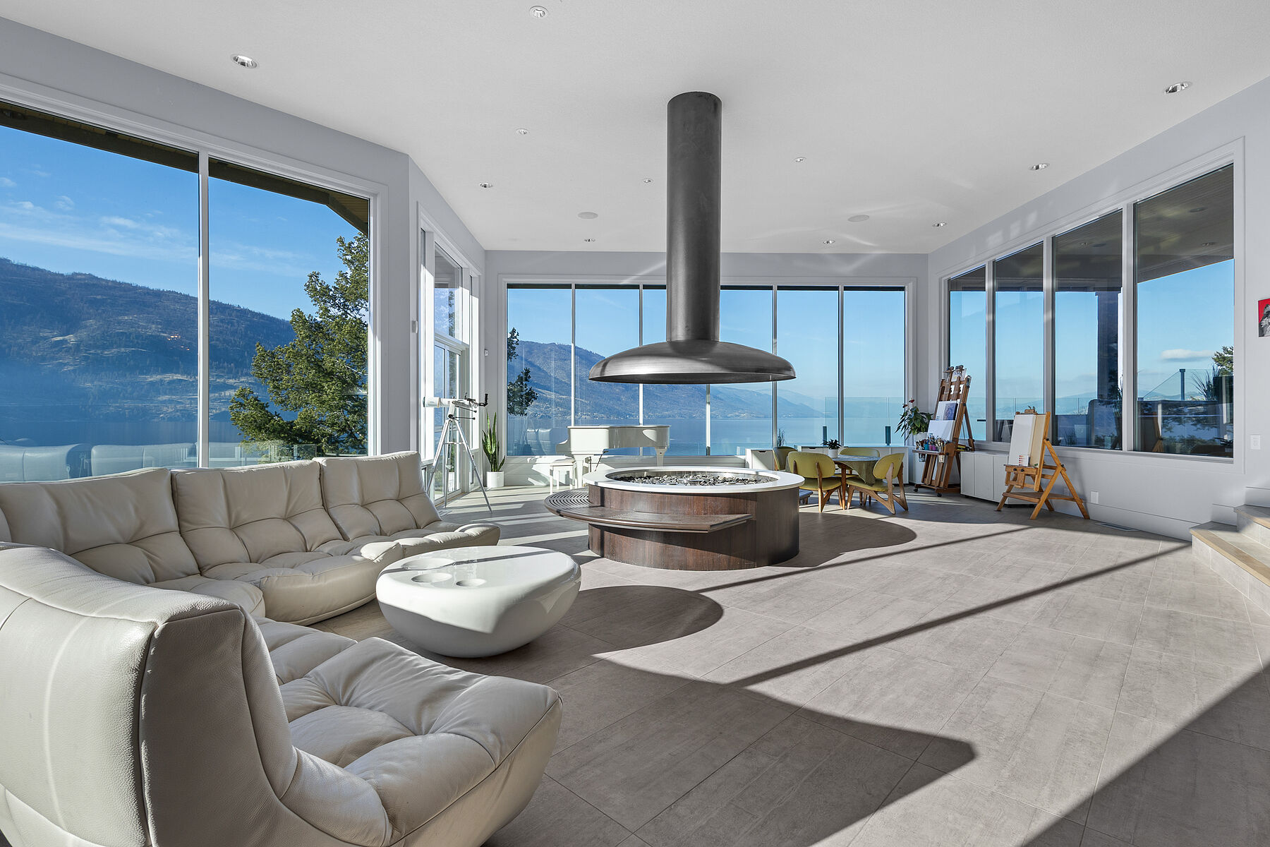  Lakefront Estate - 物件實景