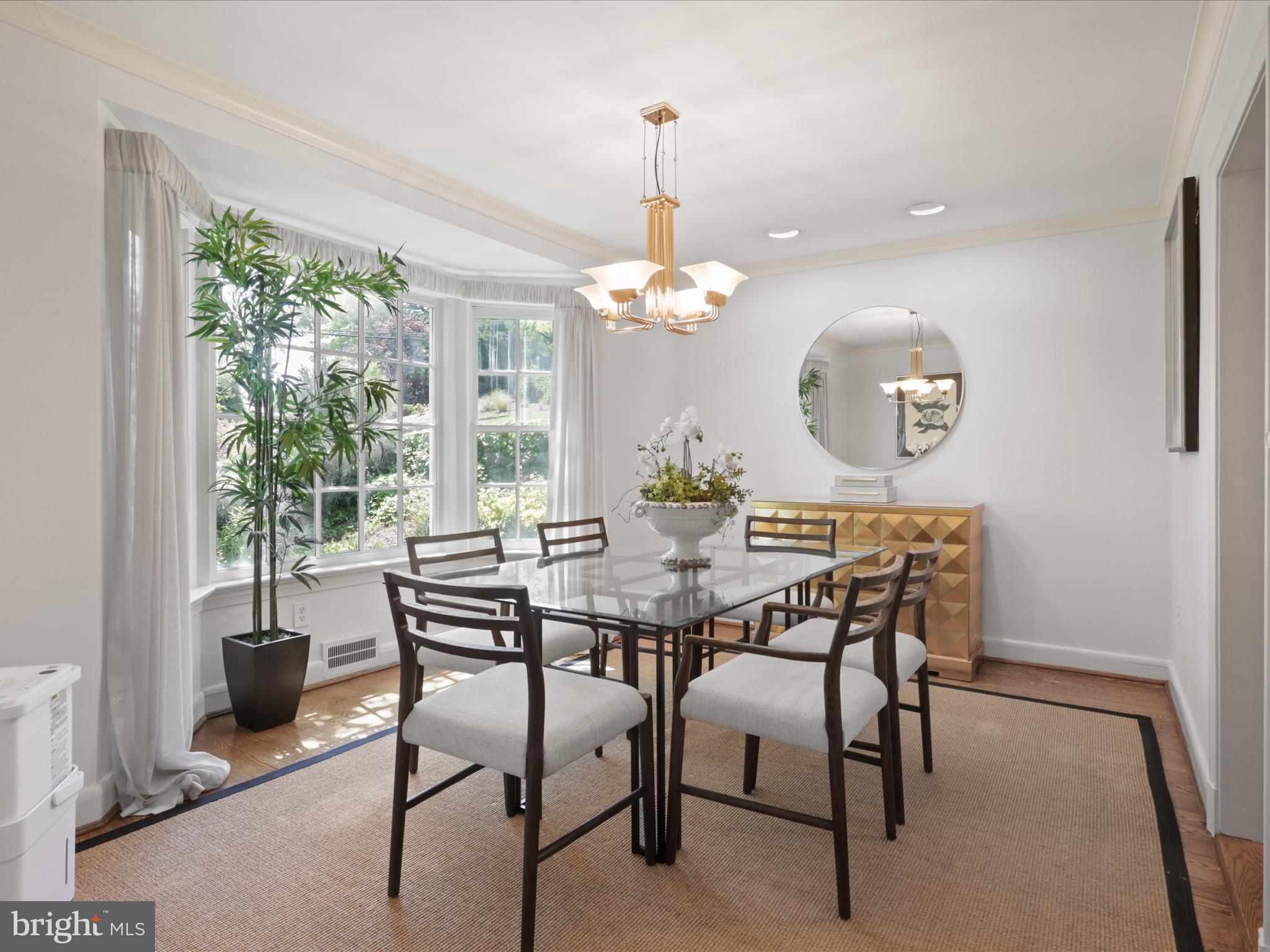 Arlington, Virginia, 22207, United States, 4 Bedrooms Bedrooms, ,4 BathroomsBathrooms,Residential,For Sale,1792386