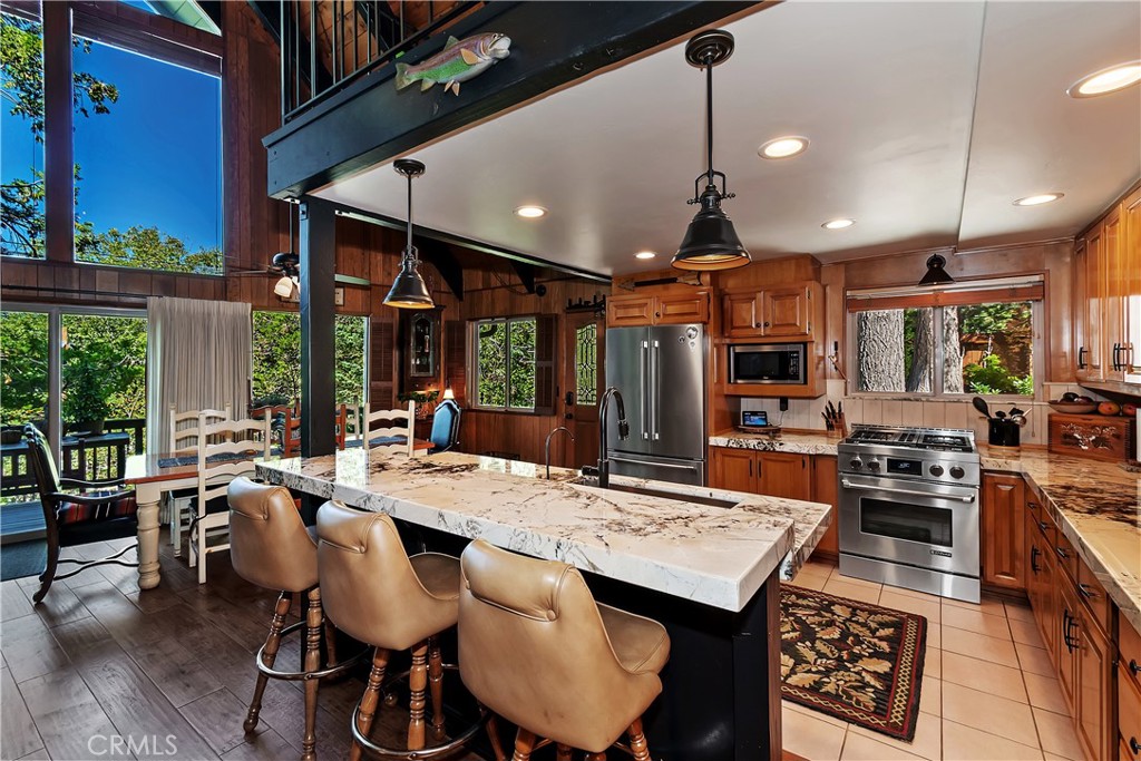 Lake Arrowhead, California, 92352, United States, 3 Bedrooms Bedrooms, ,1 BathroomBathrooms,Residential,For Sale,1988243