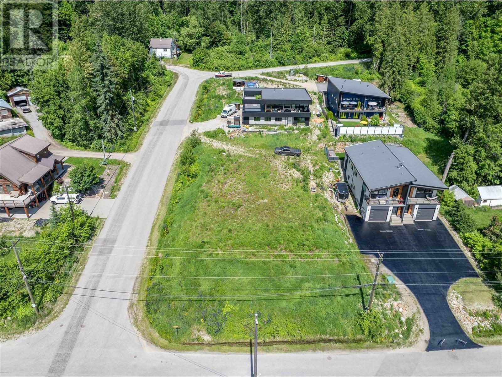 REVELSTOKE, British Columbia, V0E 2S0, CA, ,Residential,For Sale,1856679