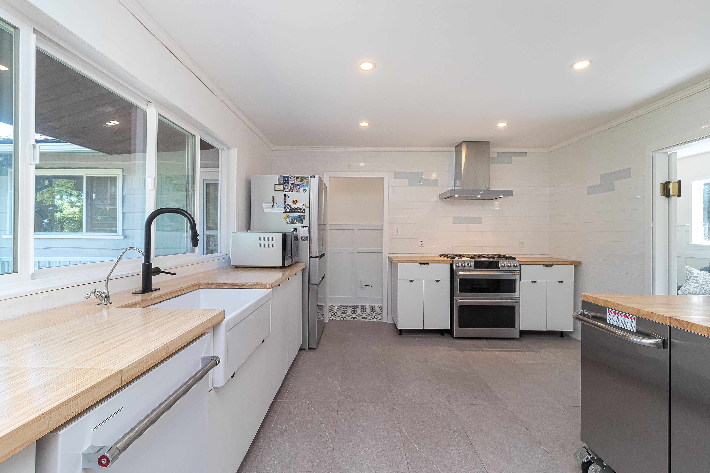  Prime Waterfront Home - 物件實景