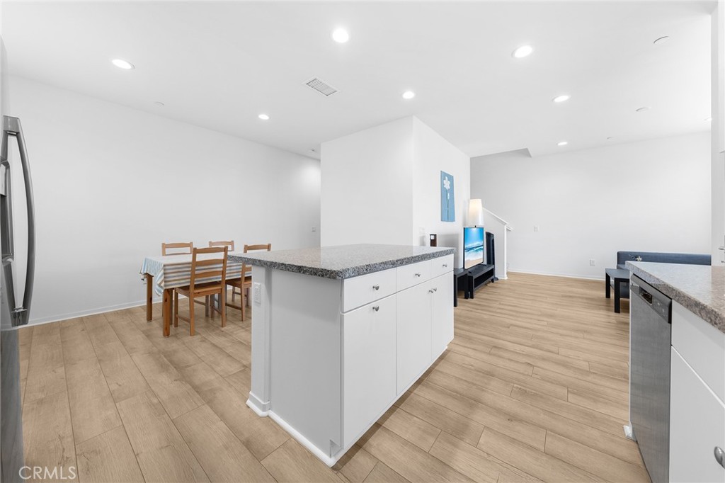 Chino, California, 91708, United States, 2 Bedrooms Bedrooms, ,3 BathroomsBathrooms,Residential,For Sale,1932480