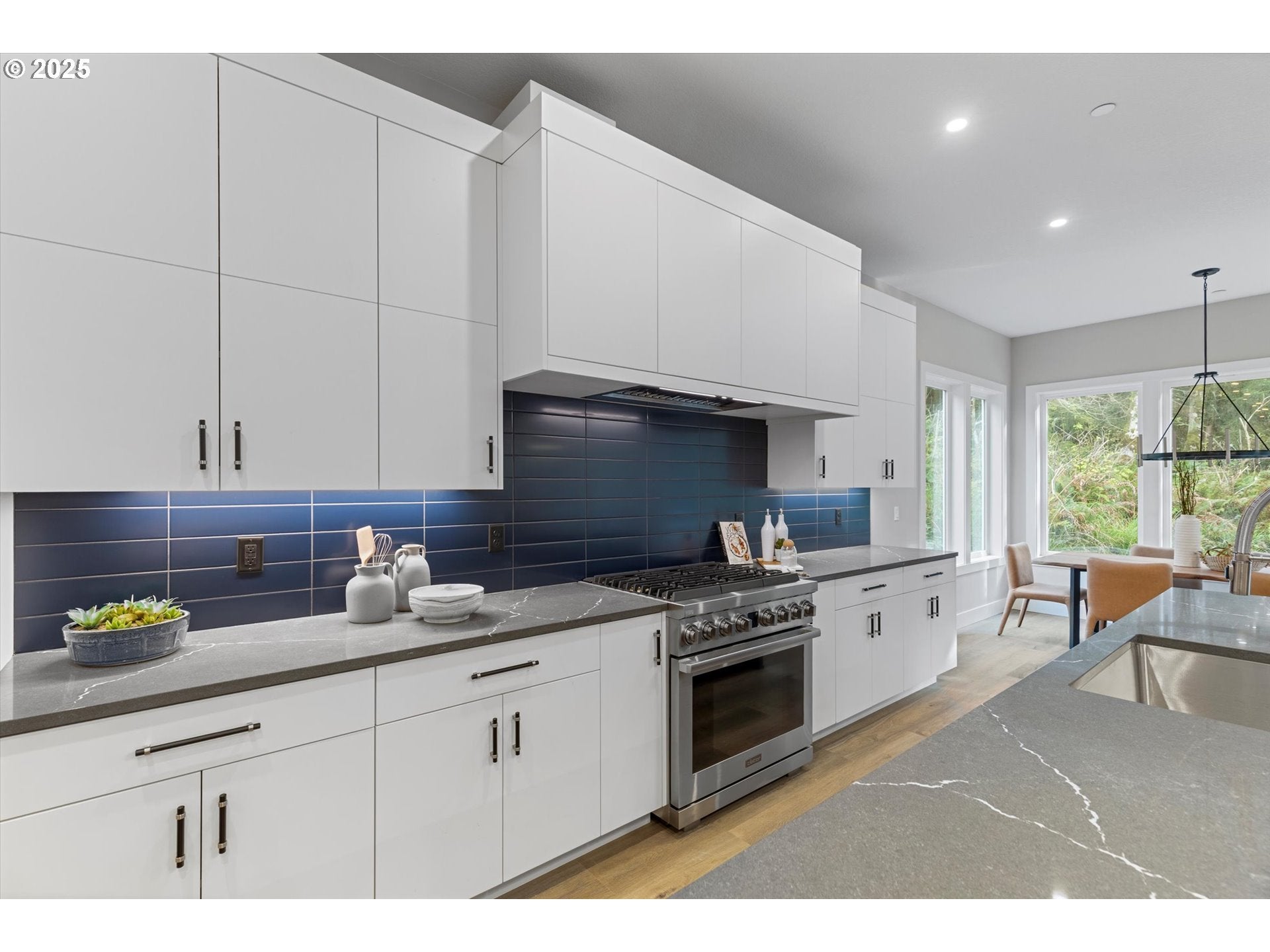 CannonBeach, Oregon, 97110, United States, 4 Bedrooms Bedrooms, ,4 BathroomsBathrooms,Residential,For Sale,2003076