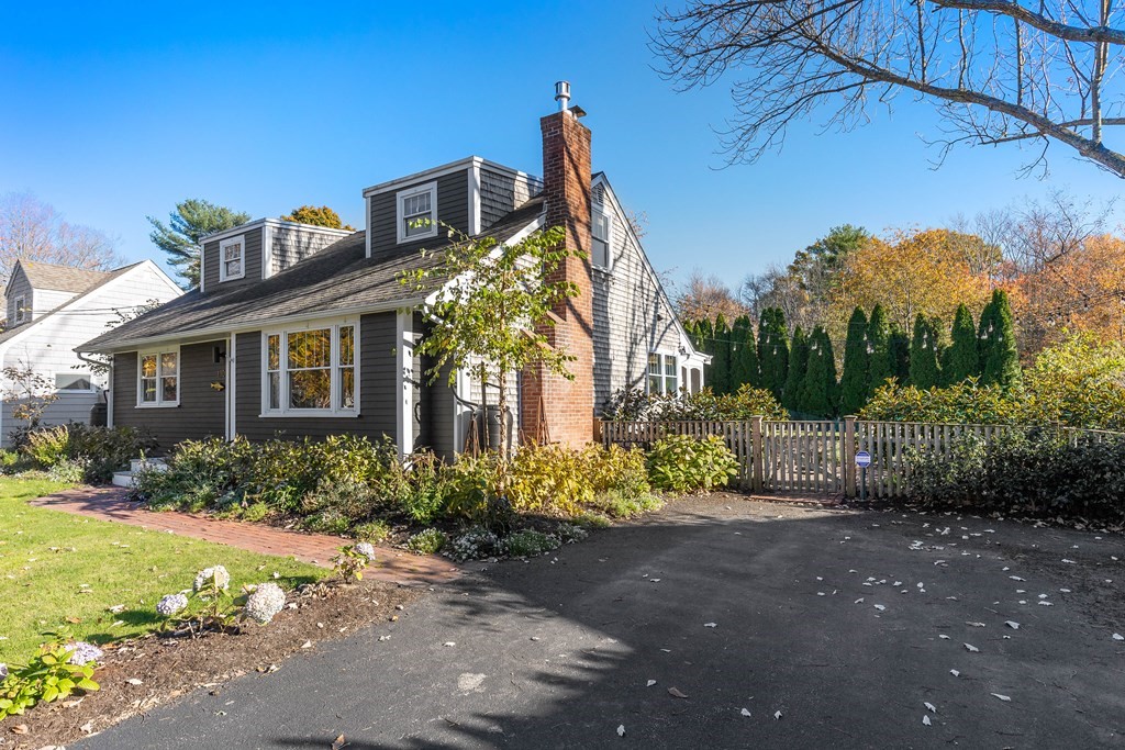 Cohasset, Massachusetts, 02025, United States, 3 Bedrooms Bedrooms, ,2 BathroomsBathrooms,Residential,For Sale,1925123