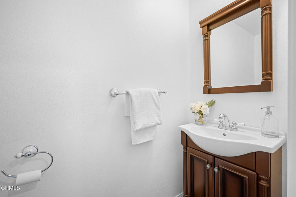 Los Angeles, California, 90042, United States, 2 Bedrooms Bedrooms, ,2 BathroomsBathrooms,Residential,For Sale,1856042