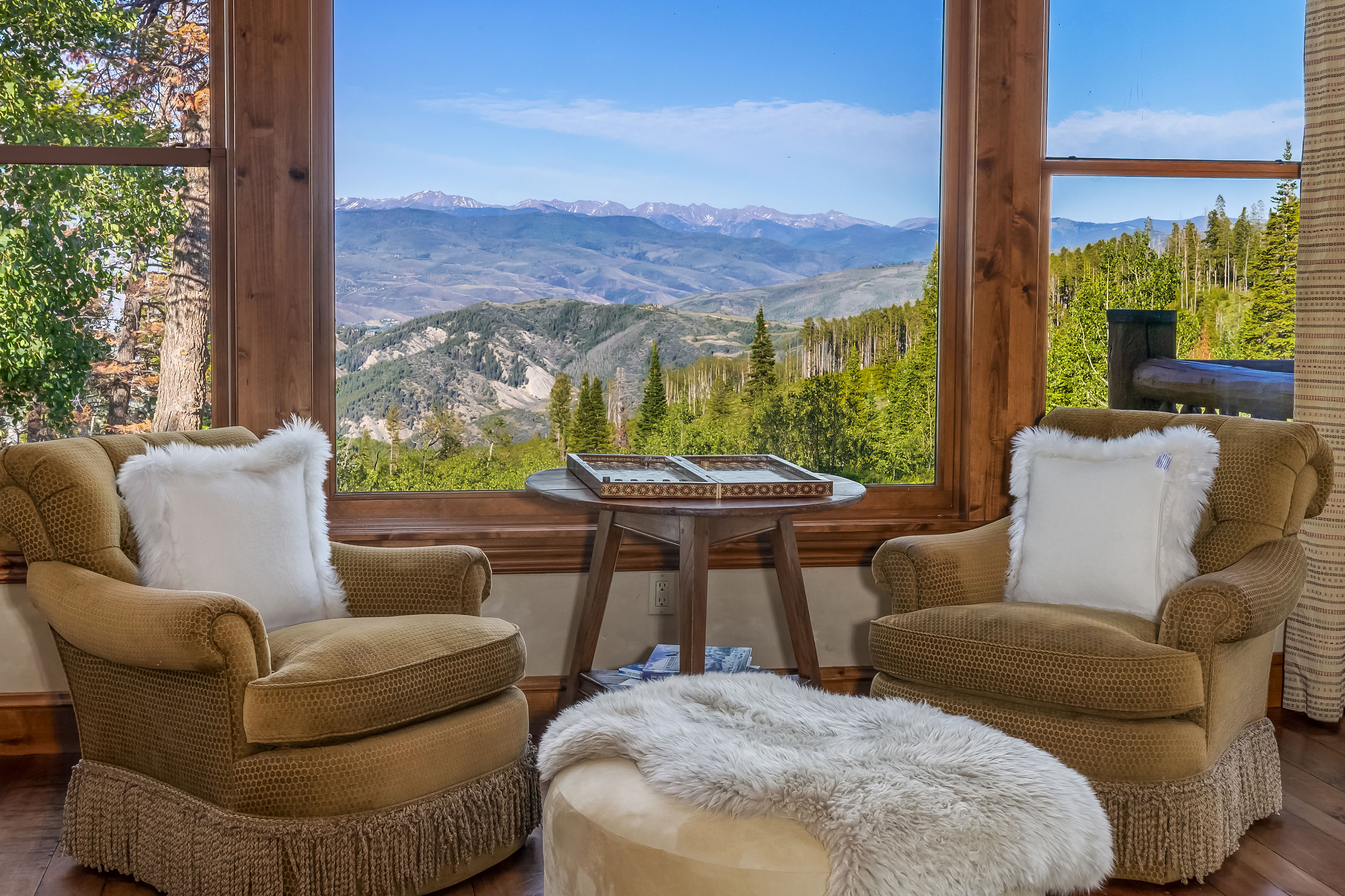  Sweeping Gore Range and Cordillera Golf Course views - 物件實景