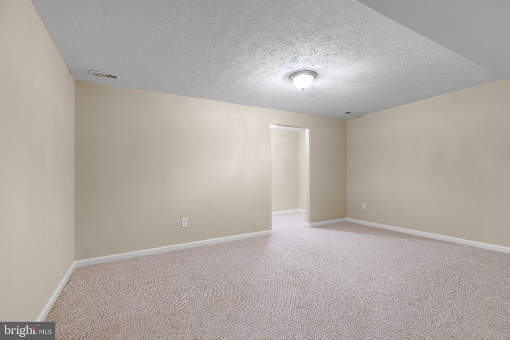 Fredericksburg, Virginia, 22401, United States, 5 Bedrooms Bedrooms, ,3 BathroomsBathrooms,Residential,For Sale,1920807