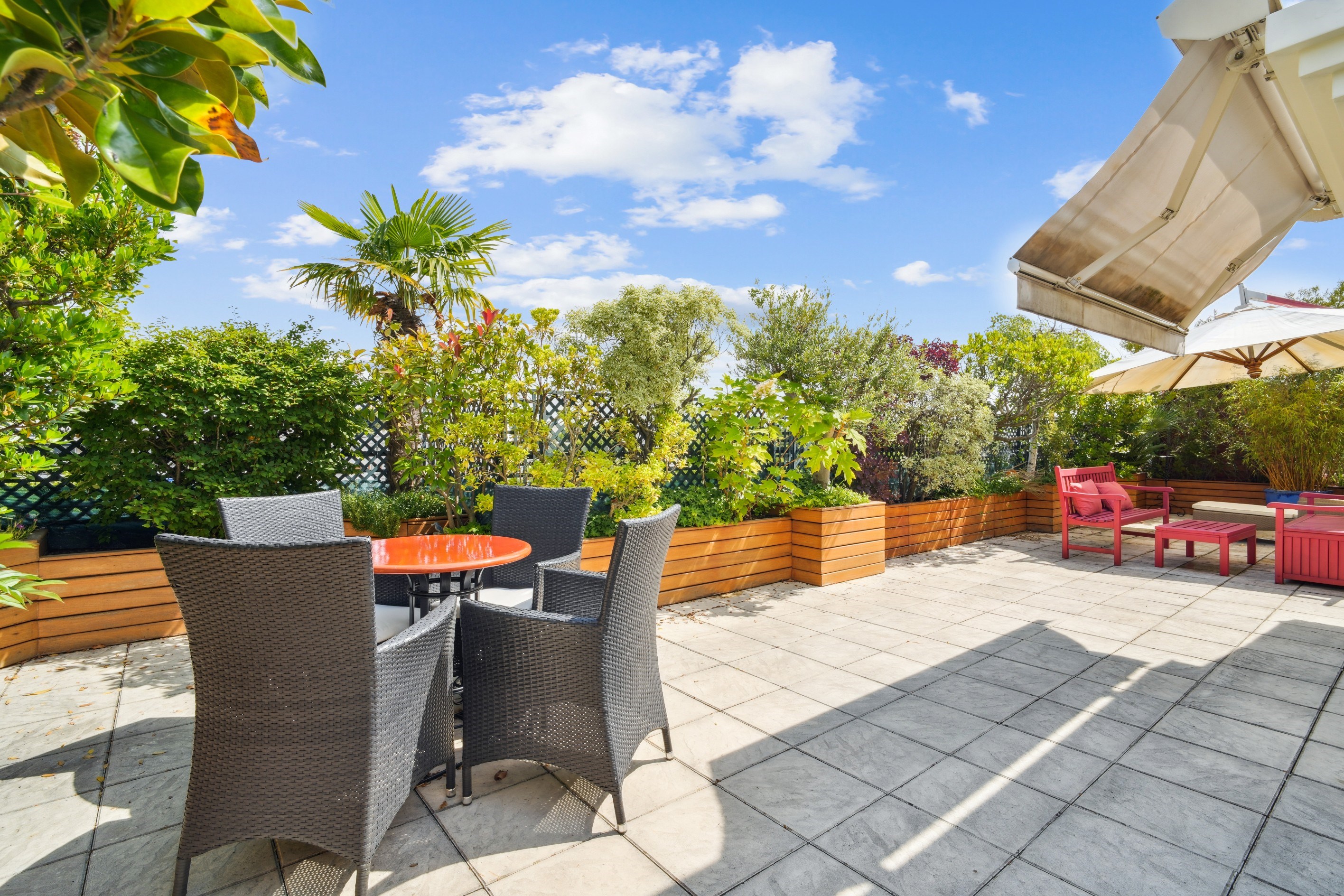  Neuilly - Sablons/College Pasteur. Rare. Rooftop on the top floor of a recent l… - 物件實景