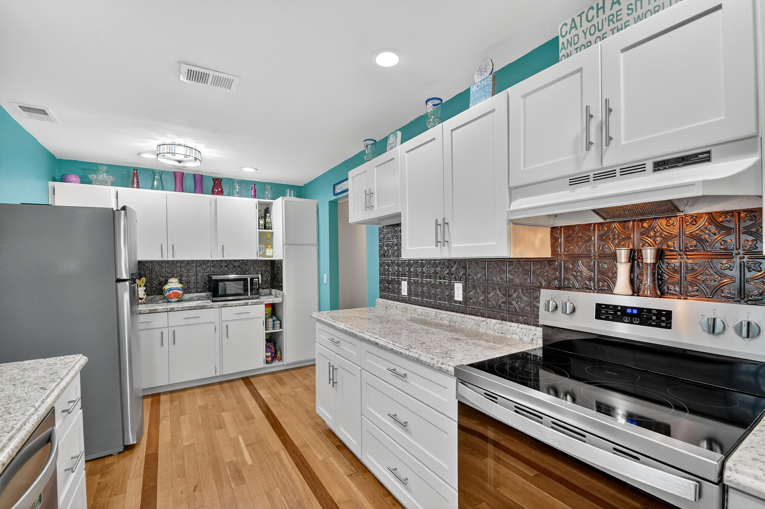 West Palm Beach, Florida, 33406, United States, 3 Bedrooms Bedrooms, ,2 BathroomsBathrooms,Residential,For Sale,1998393