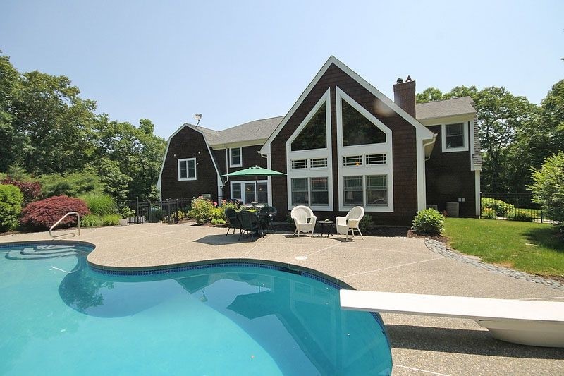 East Greenwich, Rhode Island, 02818, United States, 5 Bedrooms Bedrooms, ,7 BathroomsBathrooms,Residential,For Sale,1940425