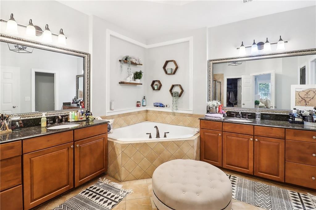 Atlanta, Georgia, 30339, United States, 3 Bedrooms Bedrooms, ,4 BathroomsBathrooms,Residential,For Sale,2003364