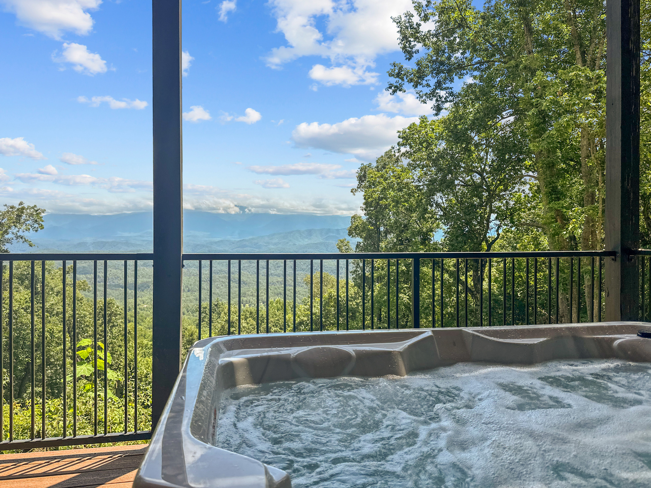 Sevierville, Tennessee, 37862, United States, 5 Bedrooms Bedrooms, ,6 BathroomsBathrooms,Residential,For Sale,1914652