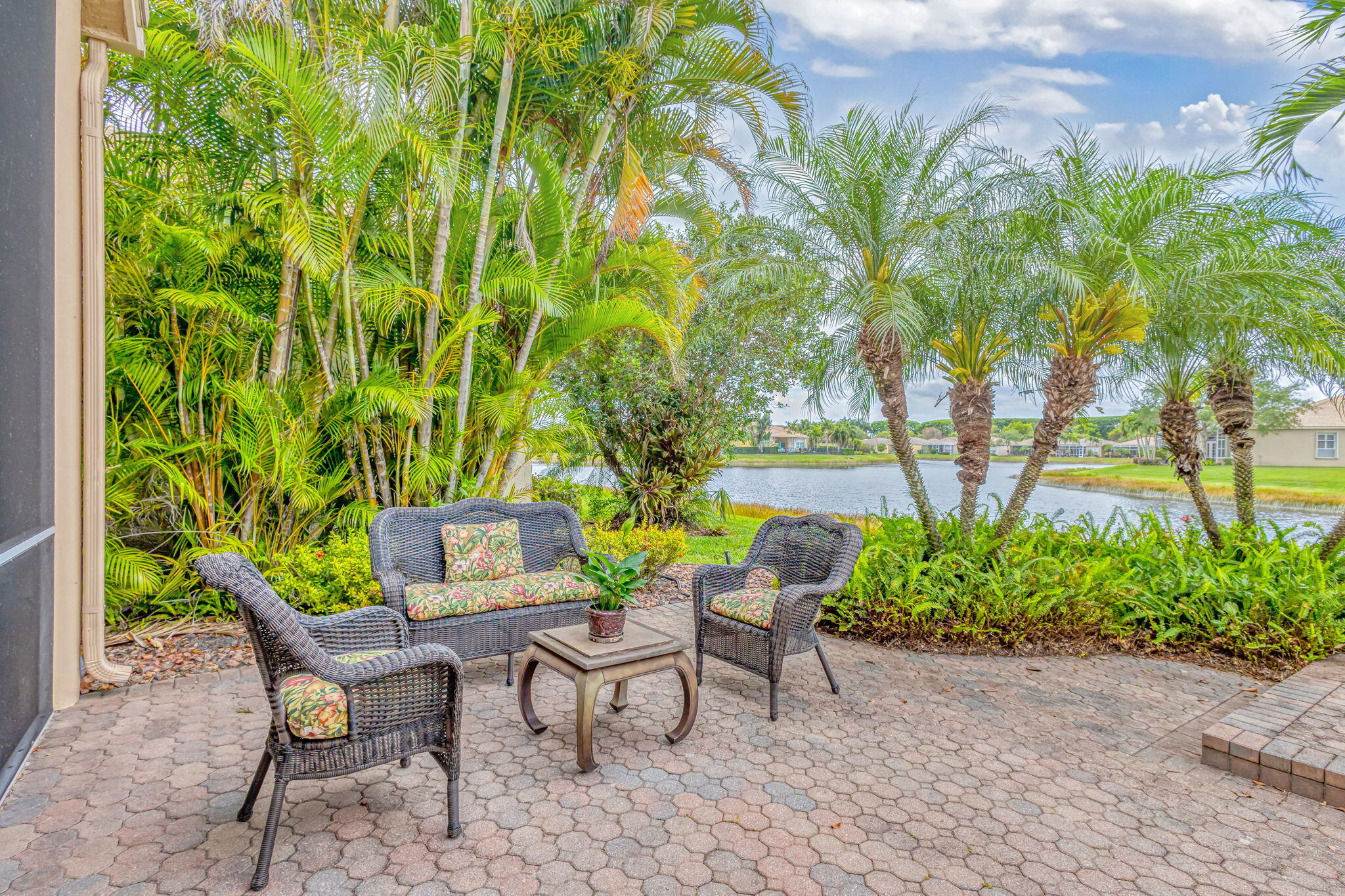 Wellington, Florida, 33411, United States, 2 Bedrooms Bedrooms, ,2 BathroomsBathrooms,Residential,For Sale,1807724