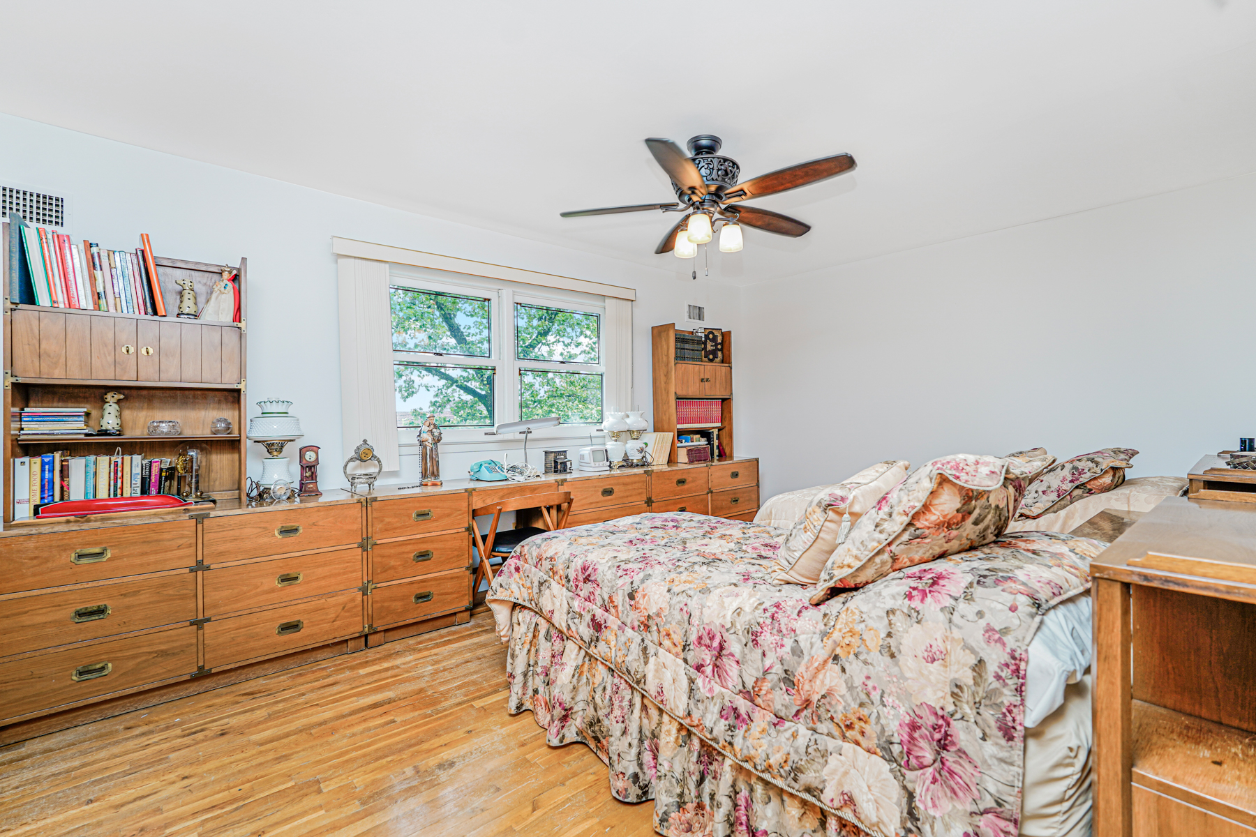 Staten Island, New York, 10301, United States, 4 Bedrooms Bedrooms, ,3 BathroomsBathrooms,Residential,For Sale,1838592
