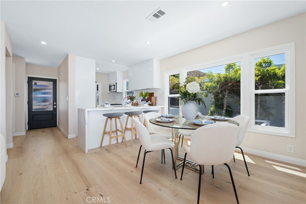 Laguna Beach, California, 92651, United States, 2 Bedrooms Bedrooms, ,3 BathroomsBathrooms,Residential,For Sale,1998159