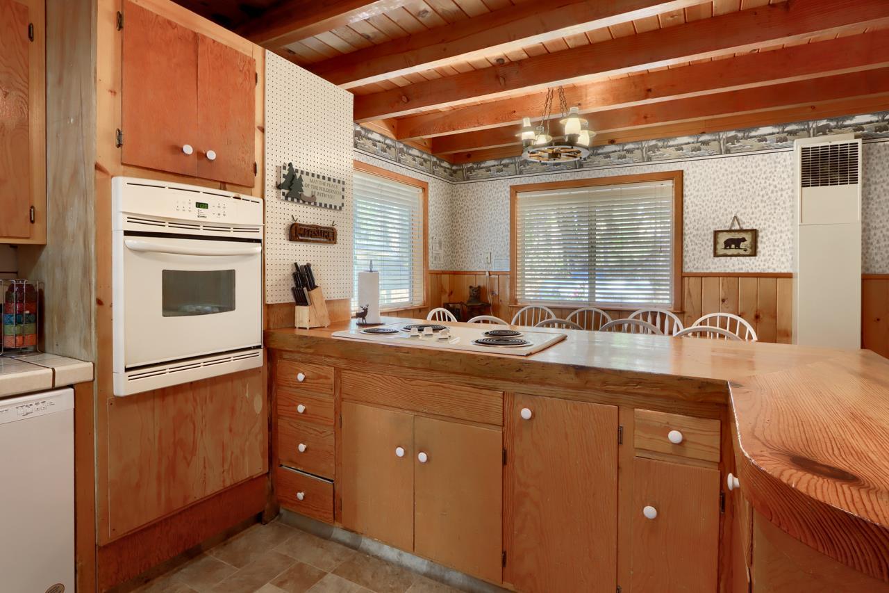 Yosemite, California, 95389, United States, 5 Bedrooms Bedrooms, ,4 BathroomsBathrooms,Residential,For Sale,2048159