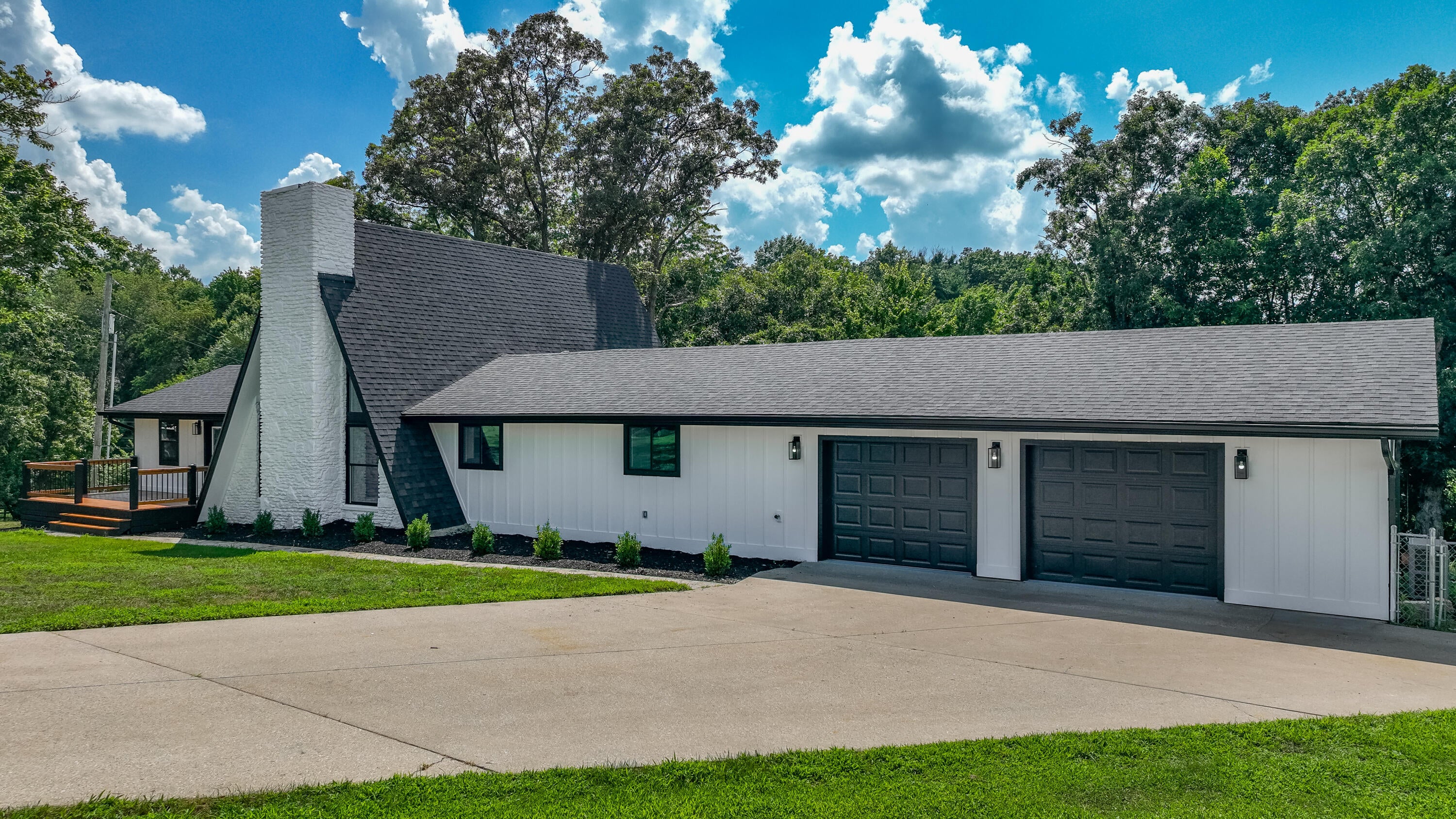 Berea, Kentucky, 40403, United States, 4 Bedrooms Bedrooms, ,4 BathroomsBathrooms,Residential,For Sale,1979235