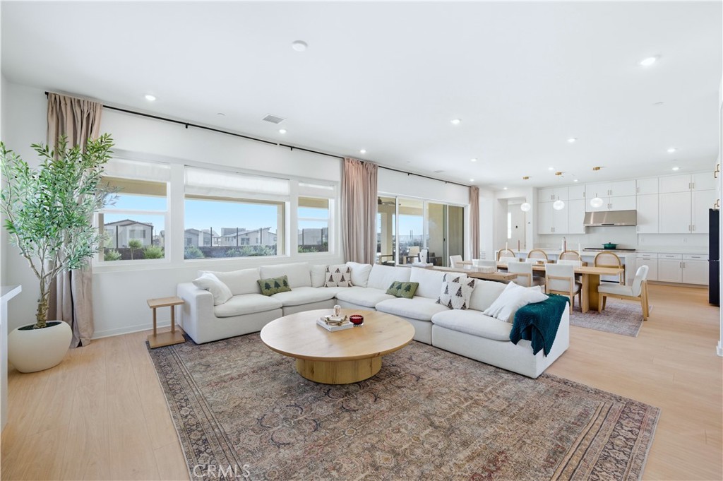 Fontana, California, 92336, United States, 4 Bedrooms Bedrooms, ,3 BathroomsBathrooms,Residential,For Sale,1995371