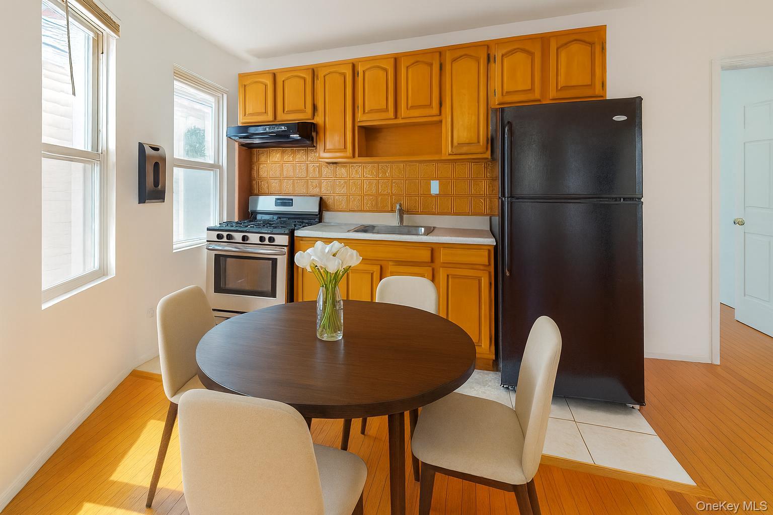 Jamaica, New York, 11435, United States, 4 Bedrooms Bedrooms, ,3 BathroomsBathrooms,Residential,For Sale,1927157