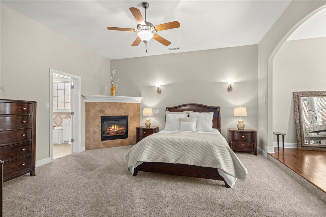 Rogers, Arkansas, 72758, United States, 5 Bedrooms Bedrooms, ,5 BathroomsBathrooms,Residential,For Sale,1902626