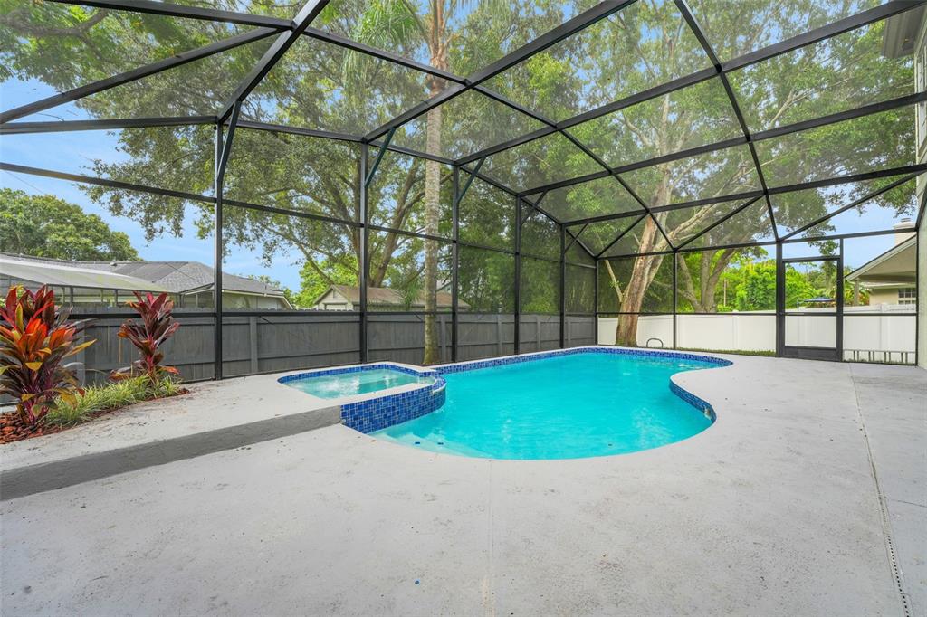 Oviedo, Florida, 32765, United States, 5 Bedrooms Bedrooms, ,3 BathroomsBathrooms,Residential,For Sale,1932444