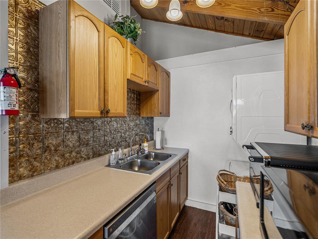 Lake Wales, Florida, 33898, United States, 3 Bedrooms Bedrooms, ,2 BathroomsBathrooms,Residential,For Sale,1950388