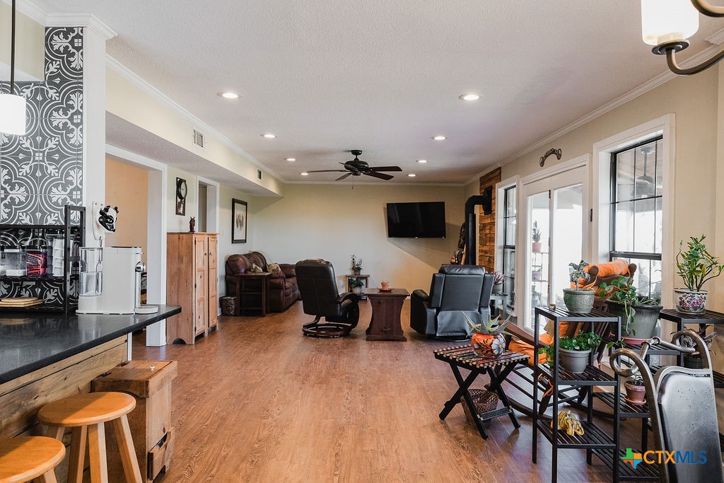 Yoakum, Texas, 77995, United States, 4 Bedrooms Bedrooms, ,3 BathroomsBathrooms,Residential,For Sale,1958998
